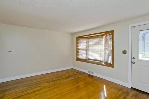 20 Rollins St, Springfield, MA 01109 photo 9
