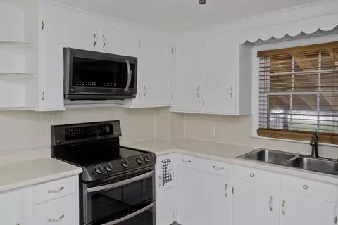 20 Rollins St, Springfield, MA 01109 photo 5
