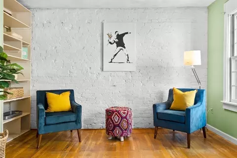 2 Livermore Pl, Cambridge, MA 02141