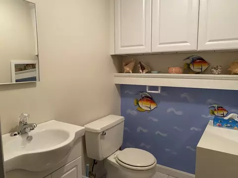 Bath - 27 Nehoiden St, Needham, MA 02492 photo 3 of 4