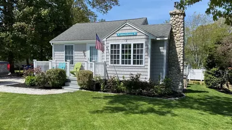 152 Ebony St, Fairhaven, MA 02719