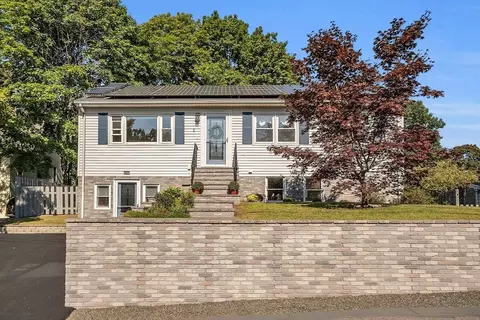 1 Baldwin Ave, Woburn, MA 01801