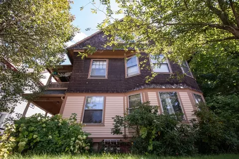 45 Hollywood St, Worcester, MA 01610