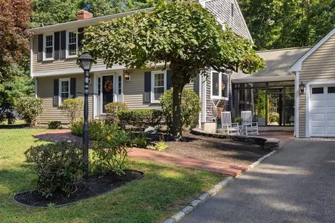 33 Beechtree Rd, Hanover, MA 02339 photo 2