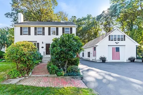 2 Hawes St, Wrentham, MA 02093