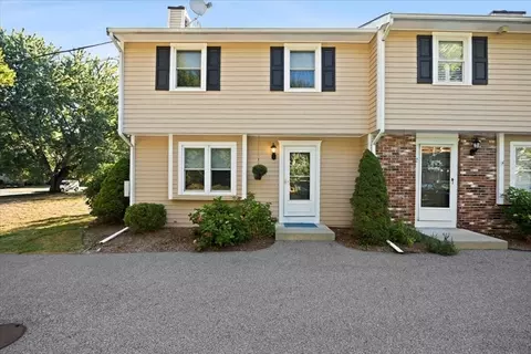 6 Robin Cir #1, Norton, MA 02766