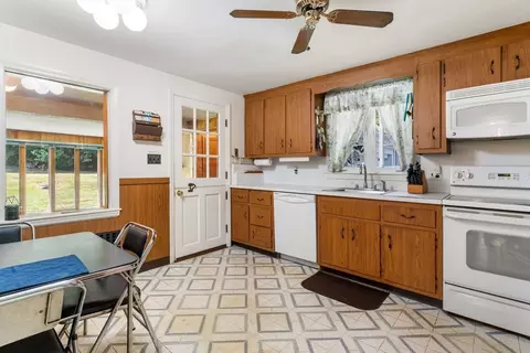 25 Centre Ln, Milton, MA 02186 photo 8