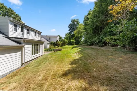 25 Centre Ln, Milton, MA 02186 photo 29
