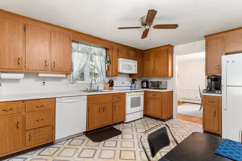 25 Centre Ln, Milton, MA 02186 photo 9