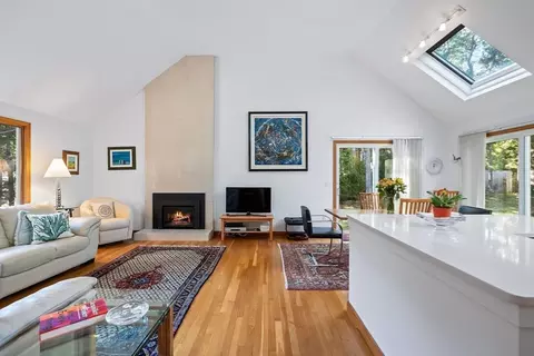 12 Crowell Rd, Harwich, MA 02646