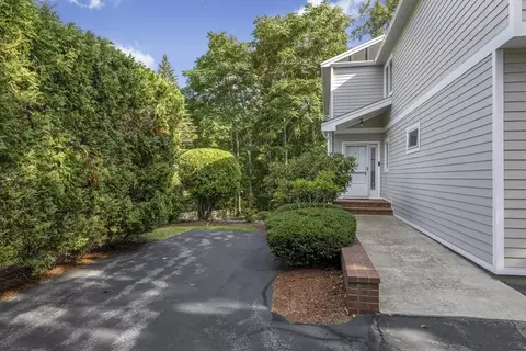 49 Edward Dr #49, Winchester, MA 01890