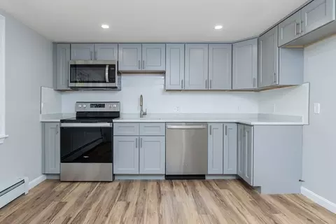 9 Myles Standish Dr #5, Haverhill, MA 01835