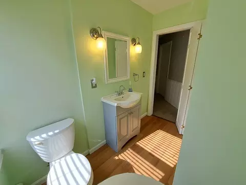 Bath - 101 Grand St, Woonsocket, RI 02895 photo 4 of 5