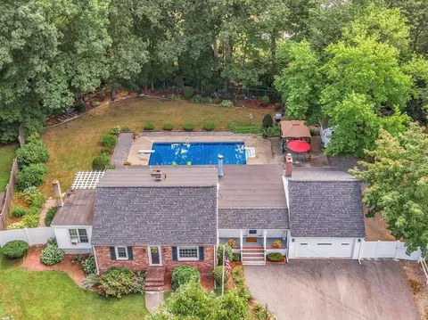 52 Hemlock St, North Andover, MA 01845