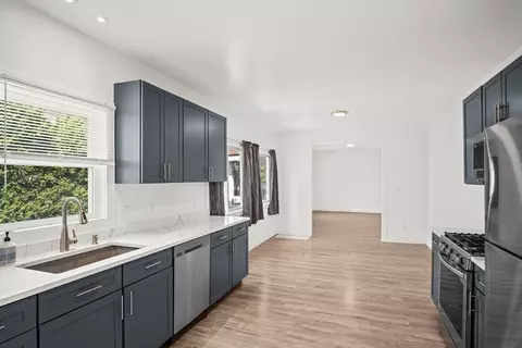 81 John St, Reading, MA 01867 photo 9