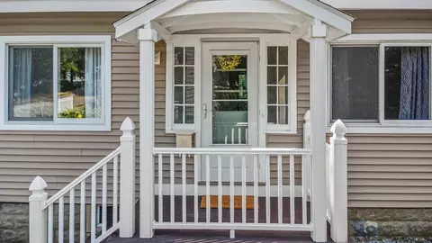 81 John St, Reading, MA 01867 photo 3