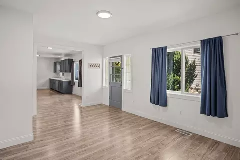81 John St, Reading, MA 01867 photo 11
