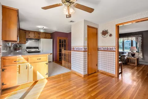 15 Carter Dr, Chicopee, MA 01013 photo 4