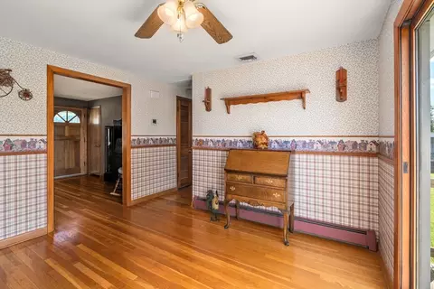 15 Carter Dr, Chicopee, MA 01013 photo 5