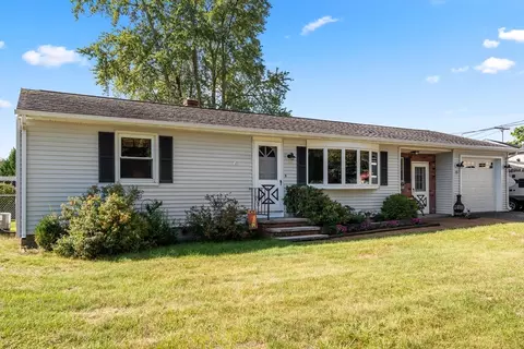 15 Carter Dr, Chicopee, MA 01013