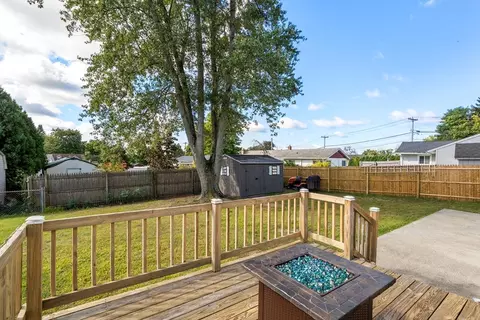 15 Carter Dr, Chicopee, MA 01013 photo 18