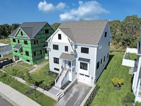 9 Starling St, West Roxbury, MA 02132