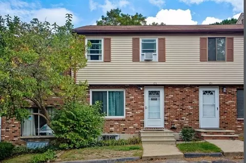 303 Village Dr #303, Bourne, MA 02532