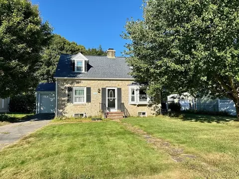 63 Park Ave, Webster, MA 01570 photo 2