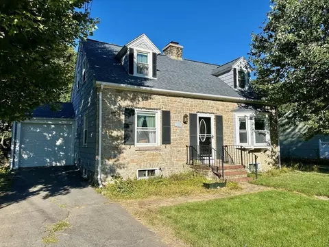 63 Park Ave, Webster, MA 01570