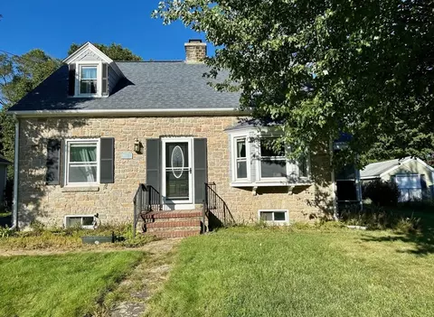 63 Park Ave, Webster, MA 01570 photo 3