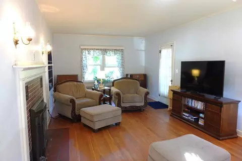 63 Park Ave, Webster, MA 01570 photo 4