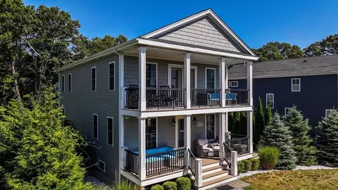 139 Onset Ave, Buzzards Bay, MA 02532 photo 3