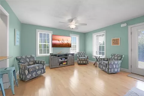 139 Onset Ave, Buzzards Bay, MA 02532 photo 8