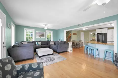 139 Onset Ave, Buzzards Bay, MA 02532 photo 5
