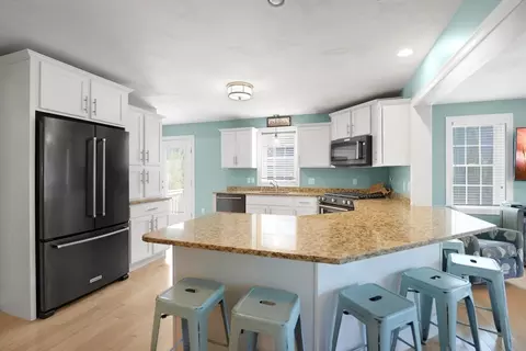 139 Onset Ave, Buzzards Bay, MA 02532 photo 16