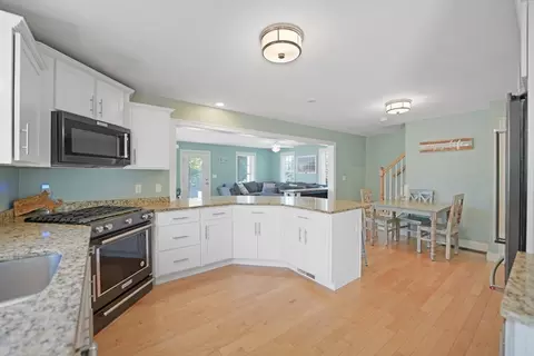 139 Onset Ave, Buzzards Bay, MA 02532 photo 14