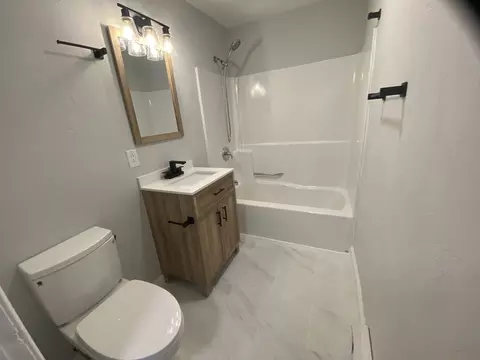 Bath - 48 Gibbs St #2-1C, Worcester, MA 01607 photo 1 of 7
