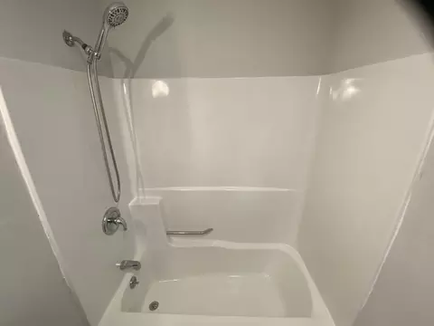 Bath - 48 Gibbs St #2-1C, Worcester, MA 01607 photo 3 of 7