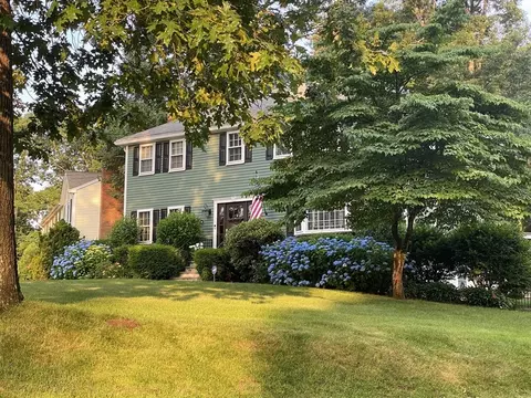 20 Emily Rd, Framingham, MA 01701