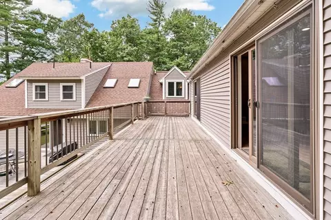 Exterior - 131 Castle Hill Rd, Windham, NH 03087 photo 5 of 7
