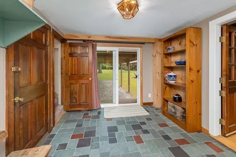 Entry Way - 131 Castle Hill Rd, Windham, NH 03087 photo 2 of 3