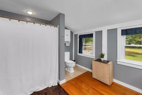 Bath - 131 Castle Hill Rd, Windham, NH 03087 photo 2 of 3