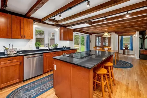 Kitchen - 131 Castle Hill Rd, Windham, NH 03087 photo 2 of 4