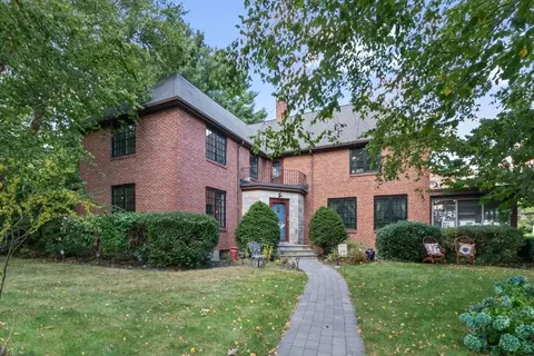 125 Bond St, Norwood, MA 02062