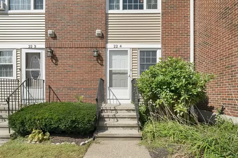 41 Foundry St #22-4, Easton, MA 02375