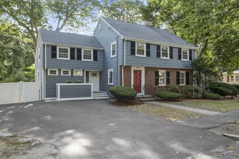 17 Coolidge Rd, Melrose, MA 02176