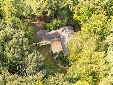 11 Mountain View Cir, Amherst, MA 01002