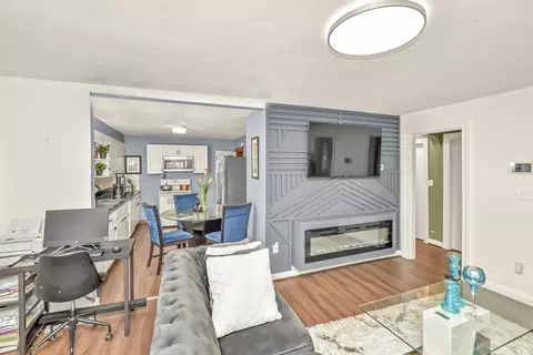 17 Derby St, Worcester, MA 01604 photo 5