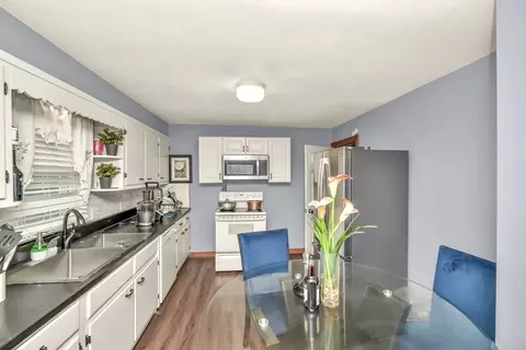 17 Derby St, Worcester, MA 01604 photo 7