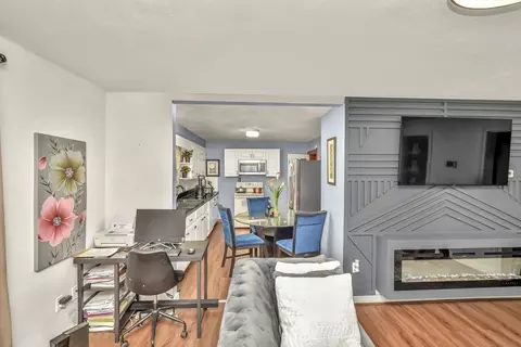 17 Derby St, Worcester, MA 01604 photo 4